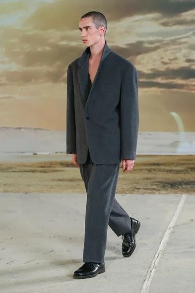 Look 48